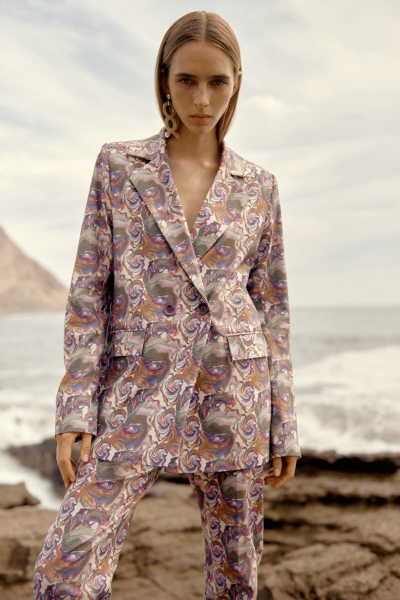Maqu full printed suit outfit.