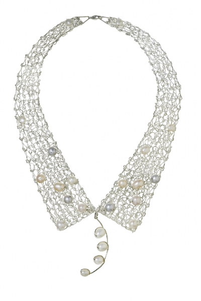 A-GALERII necklace with pearls.